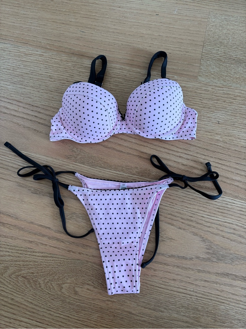 Frankie’s Bikinis pink set